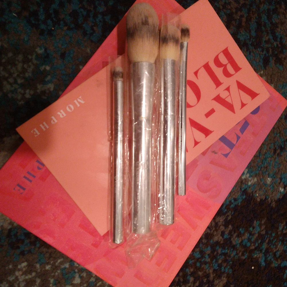 Morphe Silver Makeup Brush Set